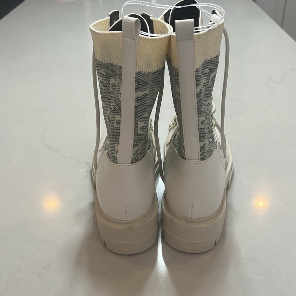 Guess women boots, new, size 9 1/2 - Picture 4 of 7